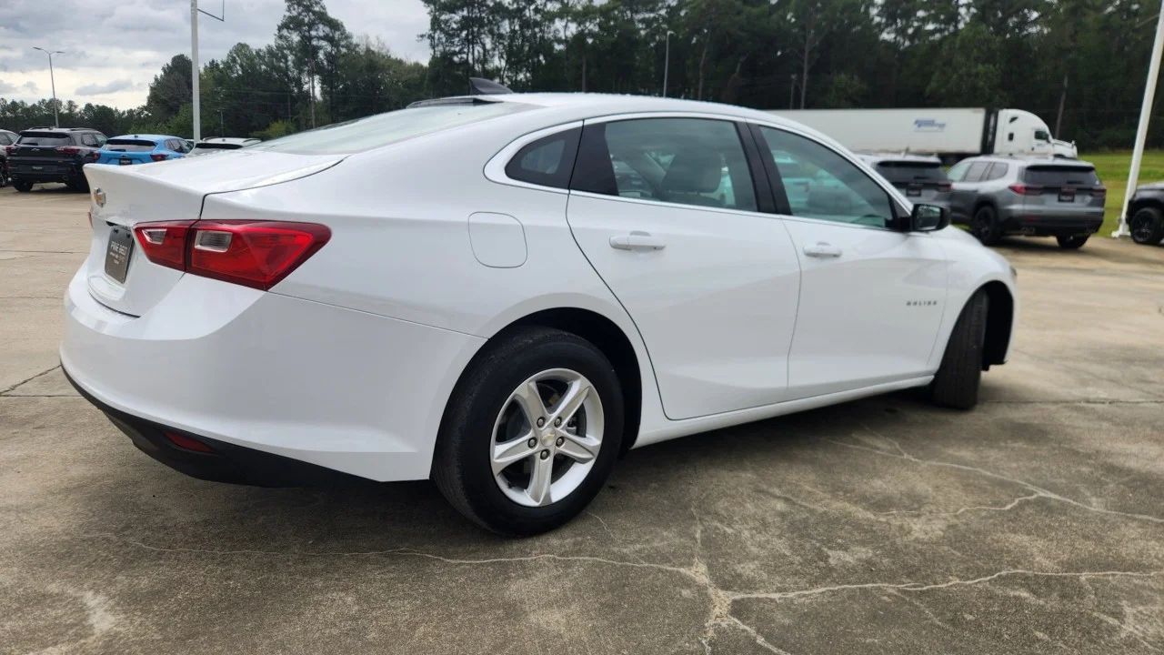 Used 2023 SUMMIT WHITE Chevrolet LS image 3