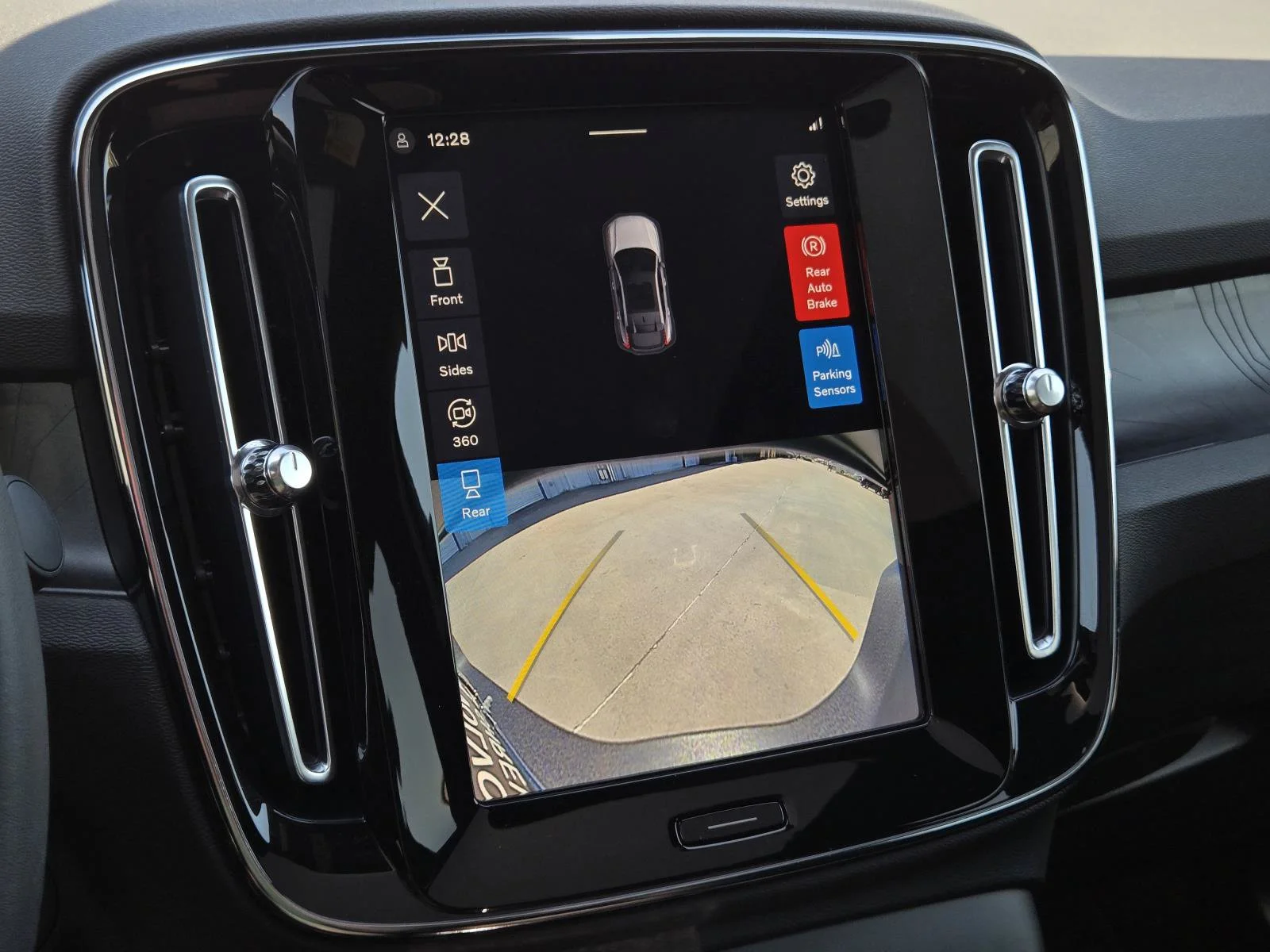 Used 2023 Thunder Gray Metallic Volvo Plus image 22