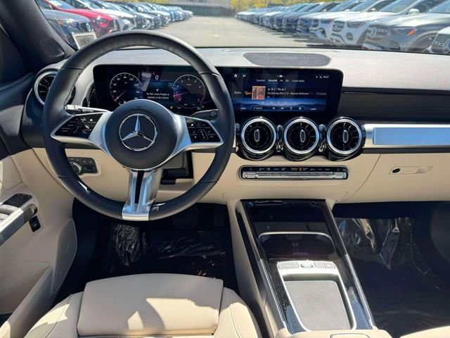 Used 2026 Polar White Mercedes-Benz GLB 250 image 5