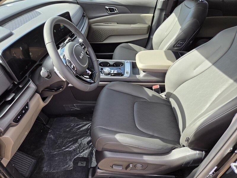 2026 Kia Carnival SX - Photo 6