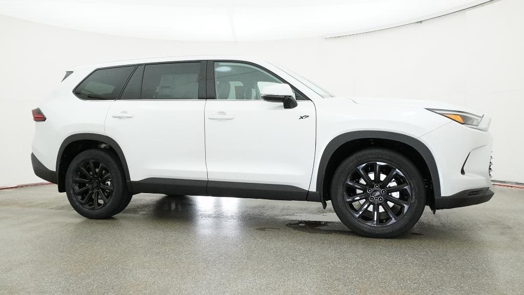 New 2026 Wind Chill Pearl Toyota XLE image 22