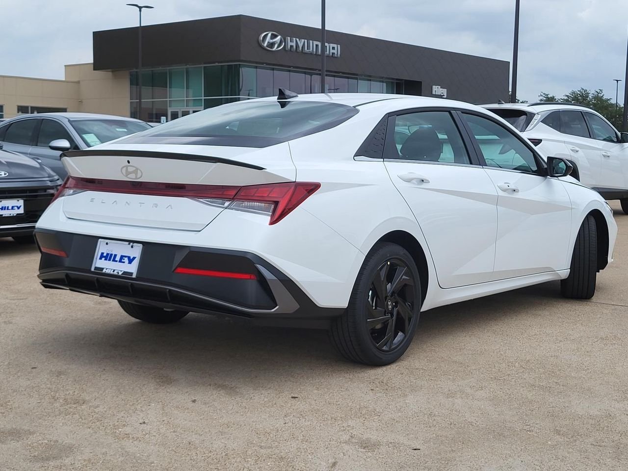 New 2026 Serenity White Pearl Hyundai SEL Sport Premium image 5