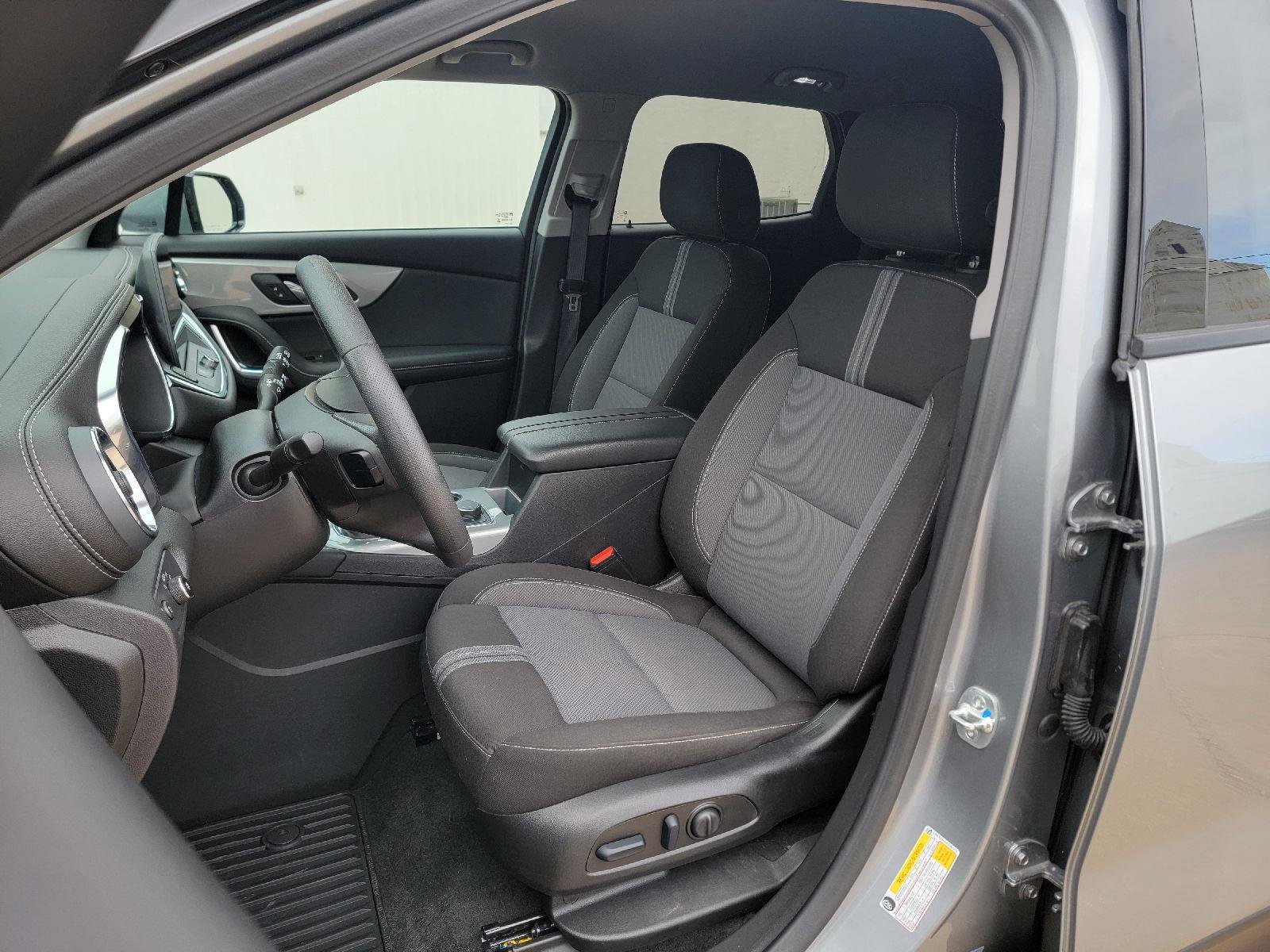 2025 Chevrolet Blazer 2LT - Photo 10