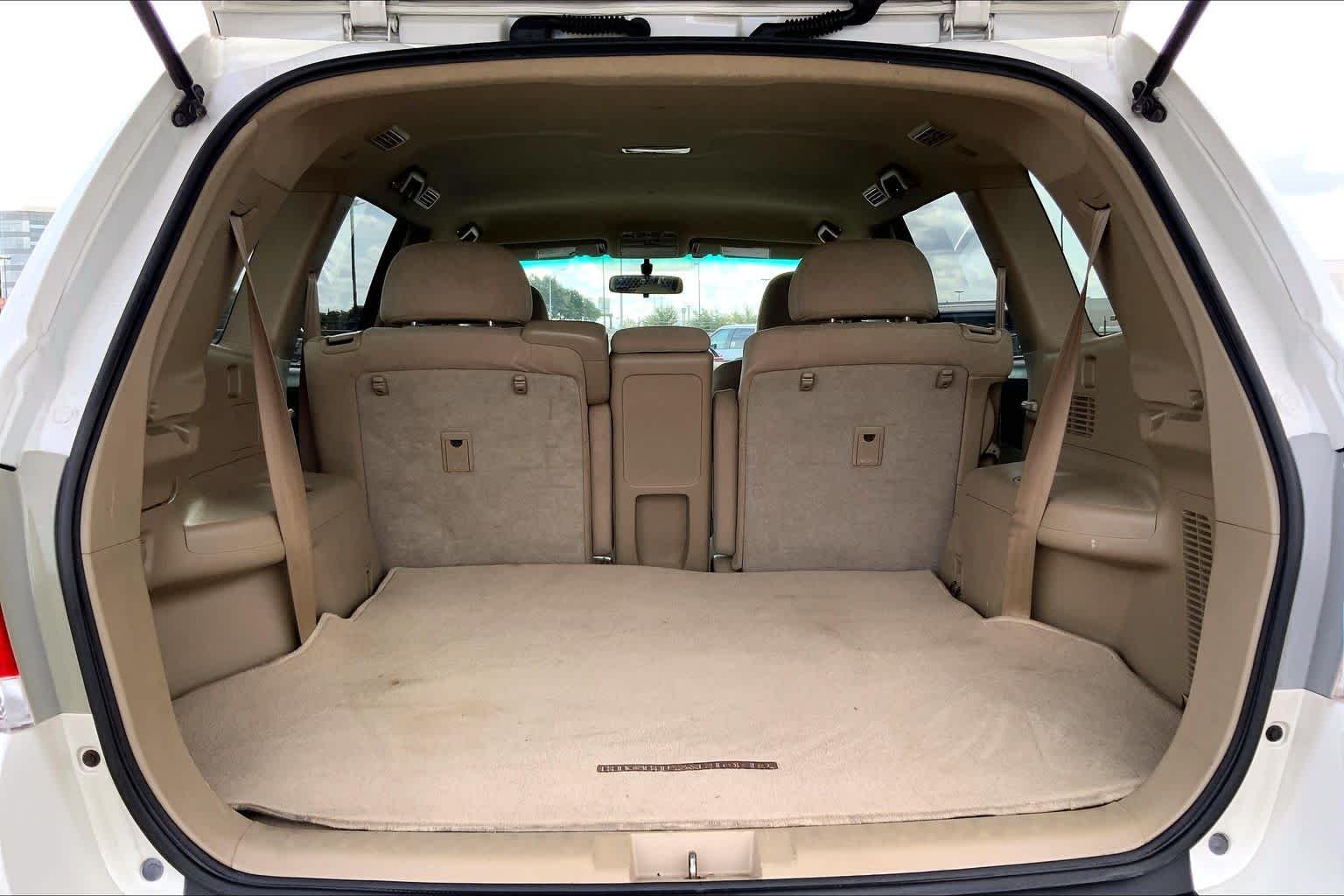 Used 2012 Blizzard Pearl Toyota  image 33