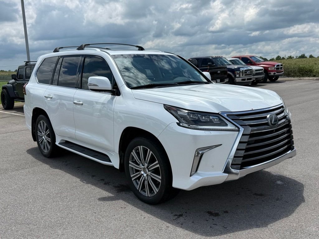 Used 2017  Lexus 570 image 2
