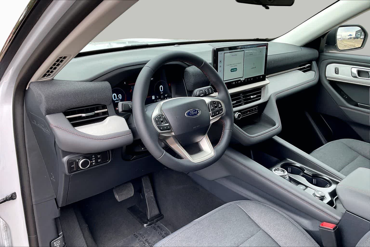 New 2026 Space White Metallic Ford Active image 8