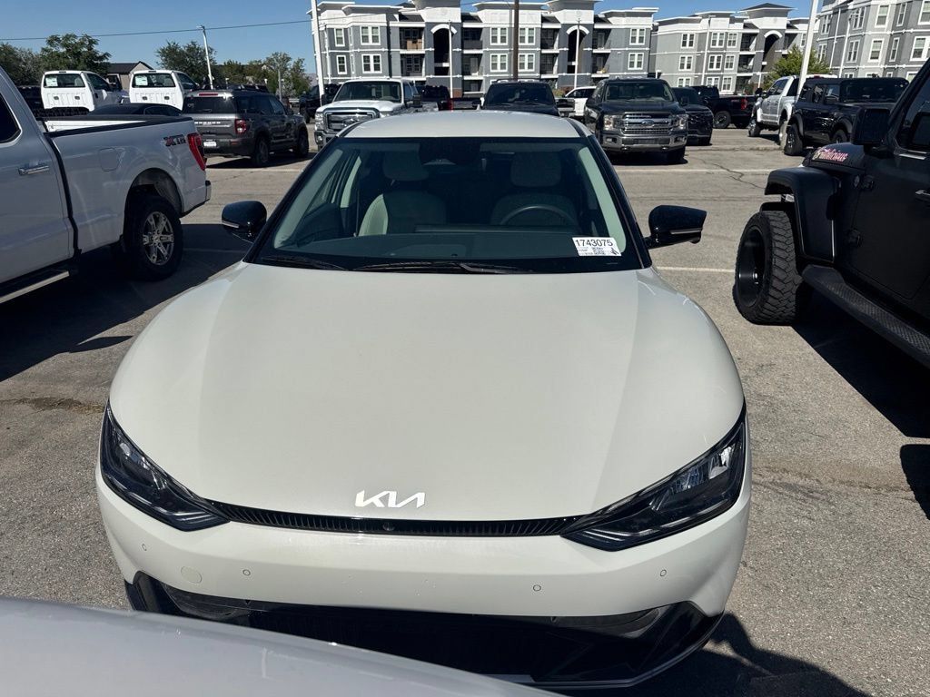 Used 2023 Glacier Kia Wind image 29
