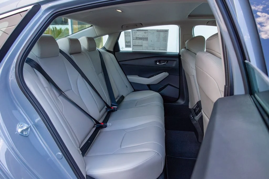 New 2026 Urban Gray Pearl Honda EX-L image 13