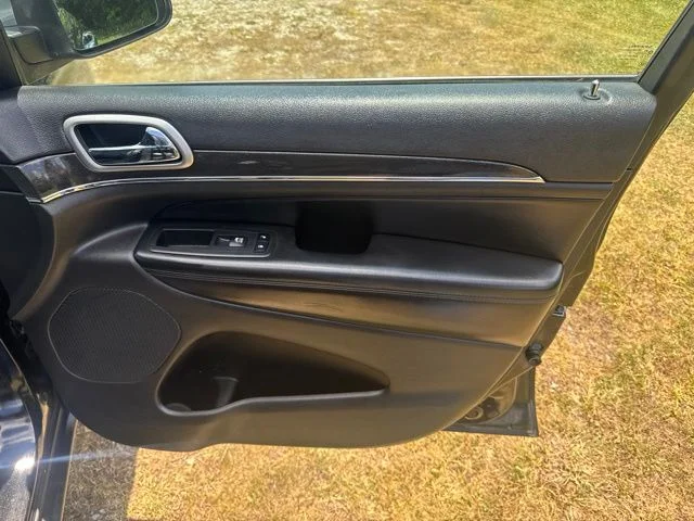 Used 2018 Black Jeep Limited image 35