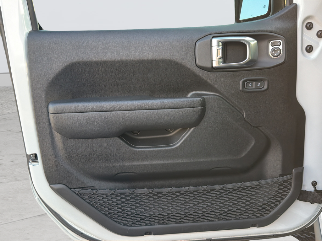 Used 2024 White Jeep Rubicon image 30