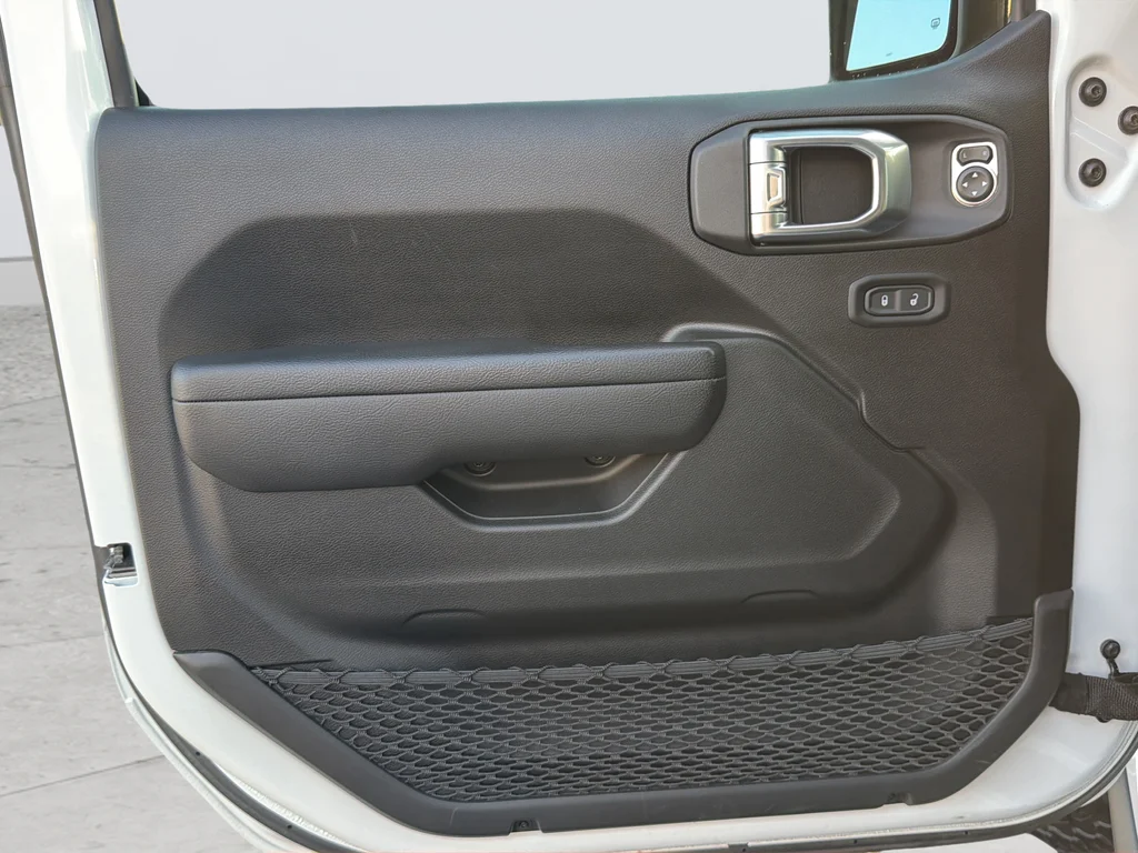 Used 2024 White Jeep Rubicon image 30