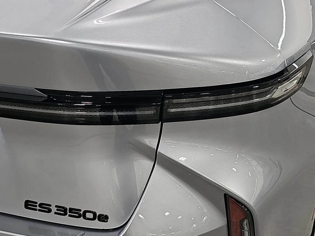New 2026 Iridium Lexus PREMIUM image 32