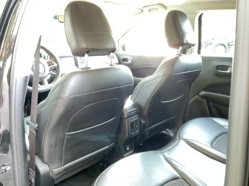Used 2021 Black Jeep Latitude image 29