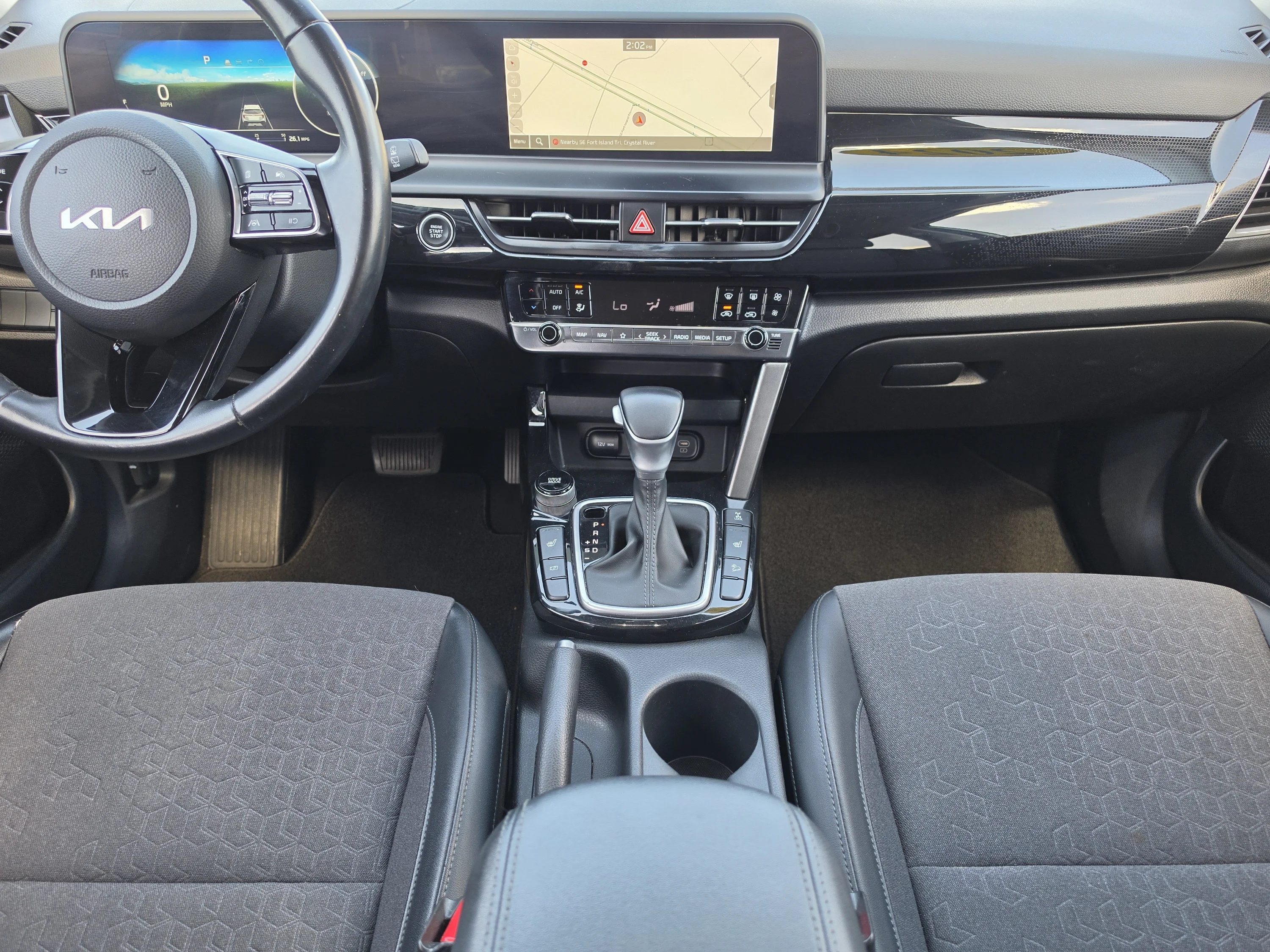 Used 2024 Clear White/Black Roof Kia X-Line image 20