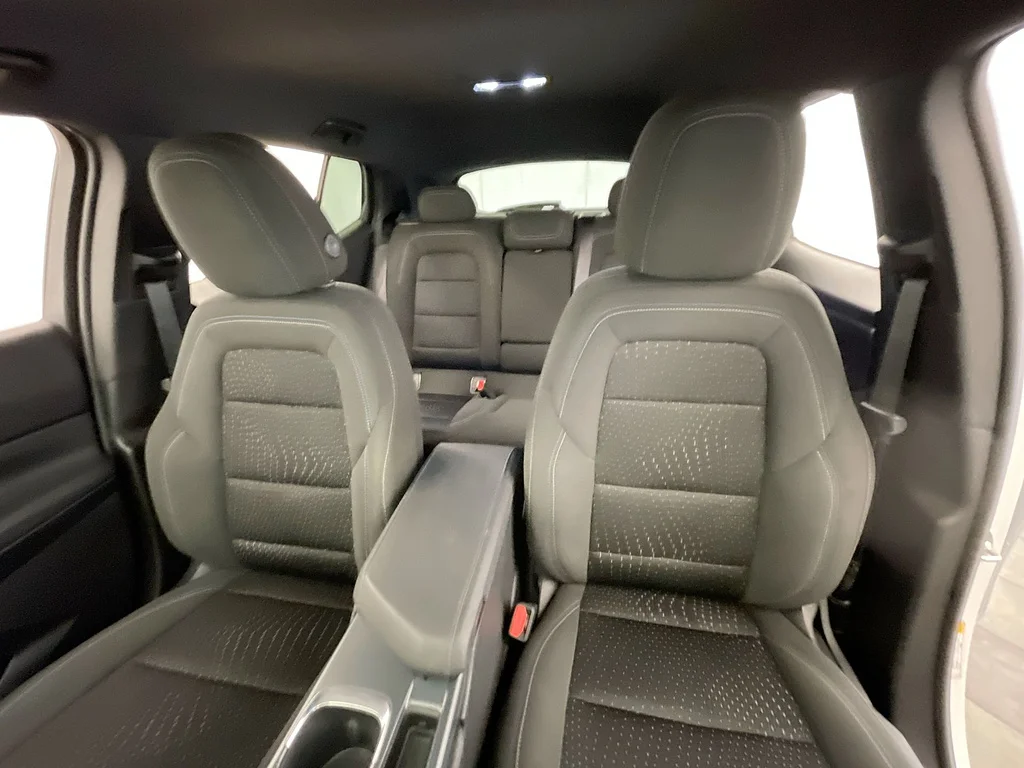 Used 2025 Summit White Chevrolet LT image 19