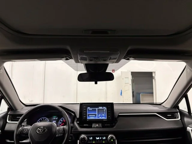 Used 2021 Red Toyota XLE Premium image 10
