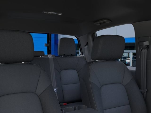 New 2026 Summit White Chevrolet WT image 24