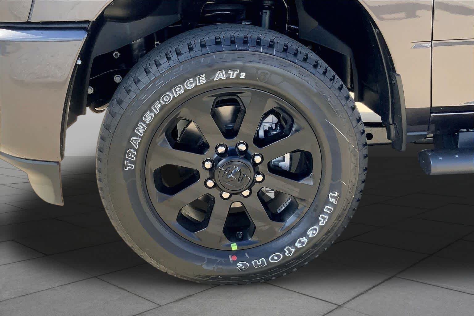 New 2026 Granite Crystal Metallic Clearcoat RAM Black Express image 11