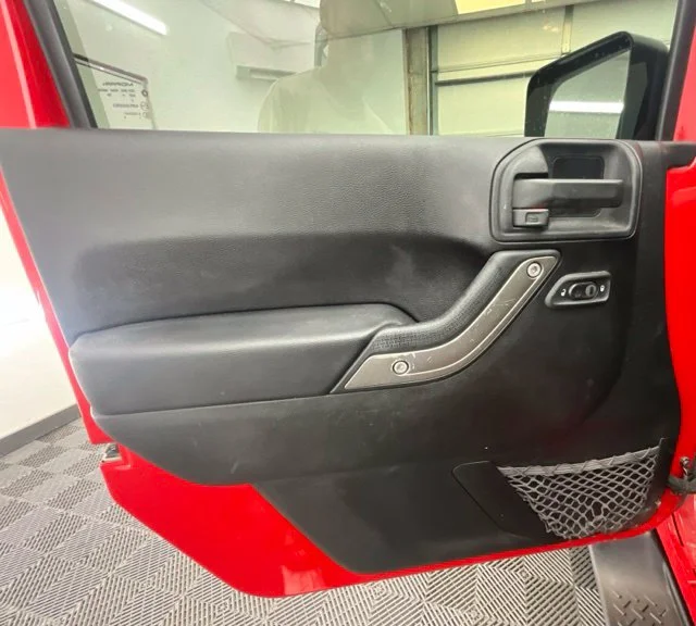 Used 2014 Red Jeep Sport image 10