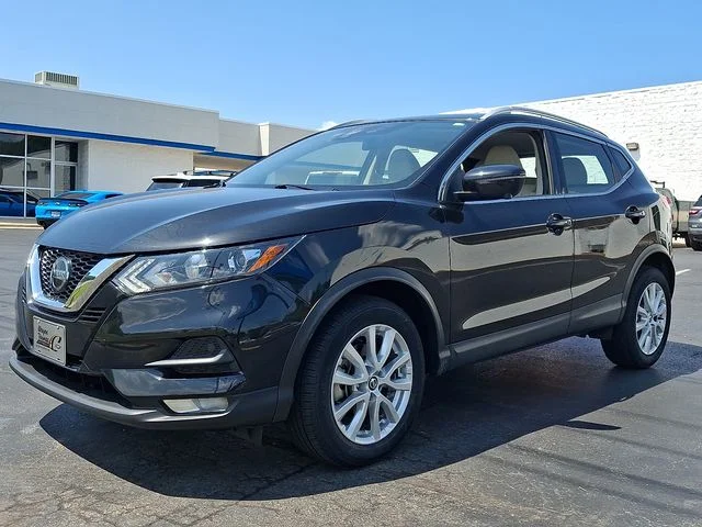 Used 2020 Black Nissan SV image 3
