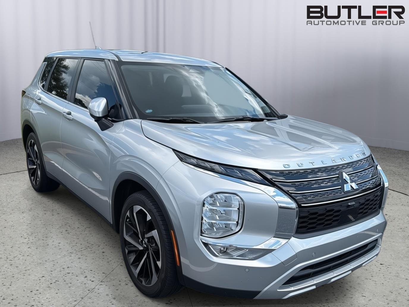 Used 2024 Alloy Silver Metallic Mitsubishi SE image 6