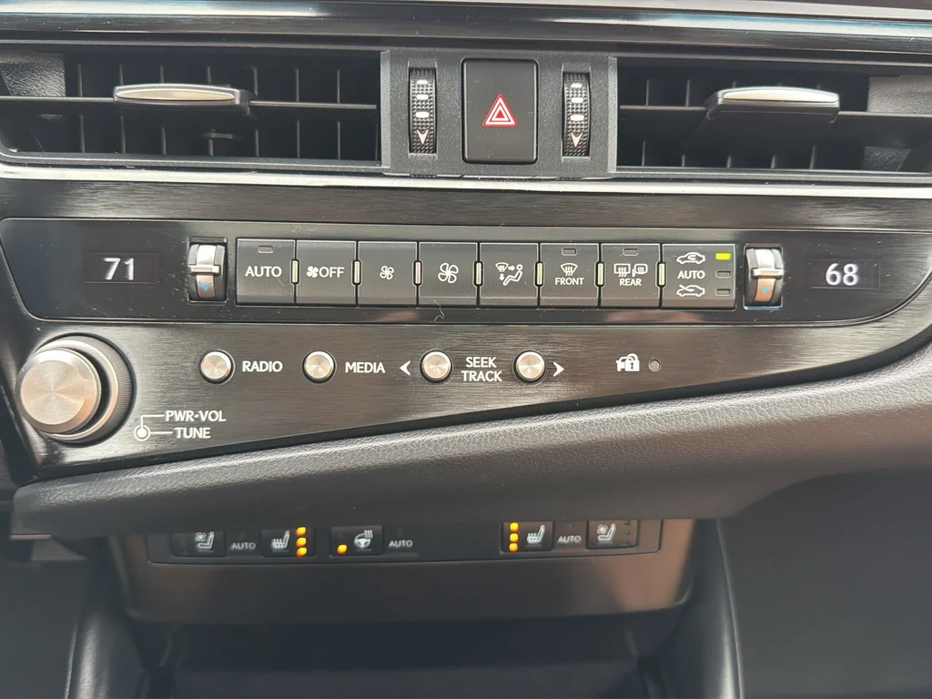 Used 2024 White Lexus 350 image 21