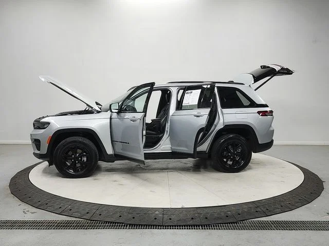 Used 2025 Silver Jeep Altitude image 12