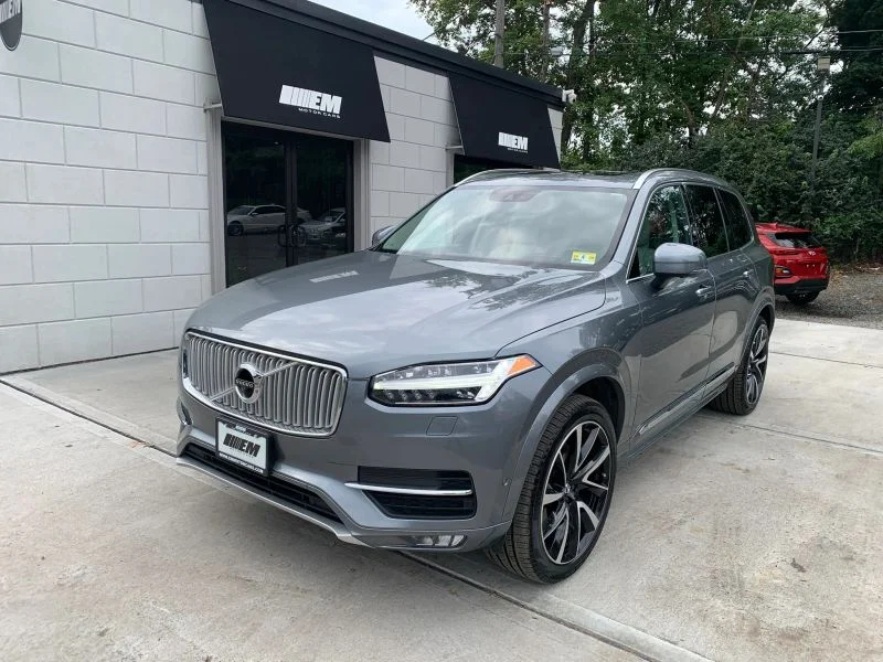 Used 2019 Gray Volvo T6 Inscription Sport Utility 4D image 21