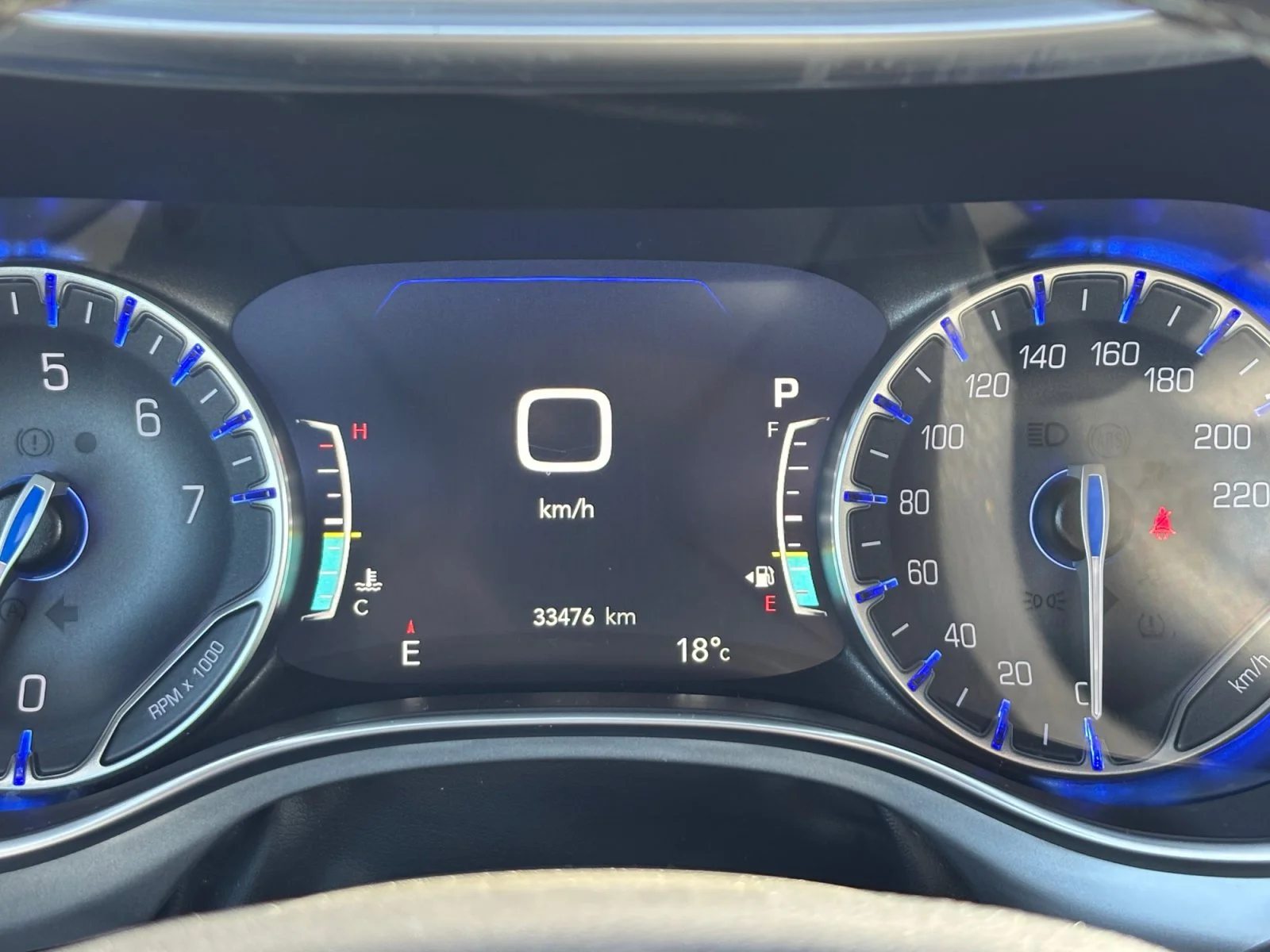 Used 2025 Bright White Chrysler Limited image 14