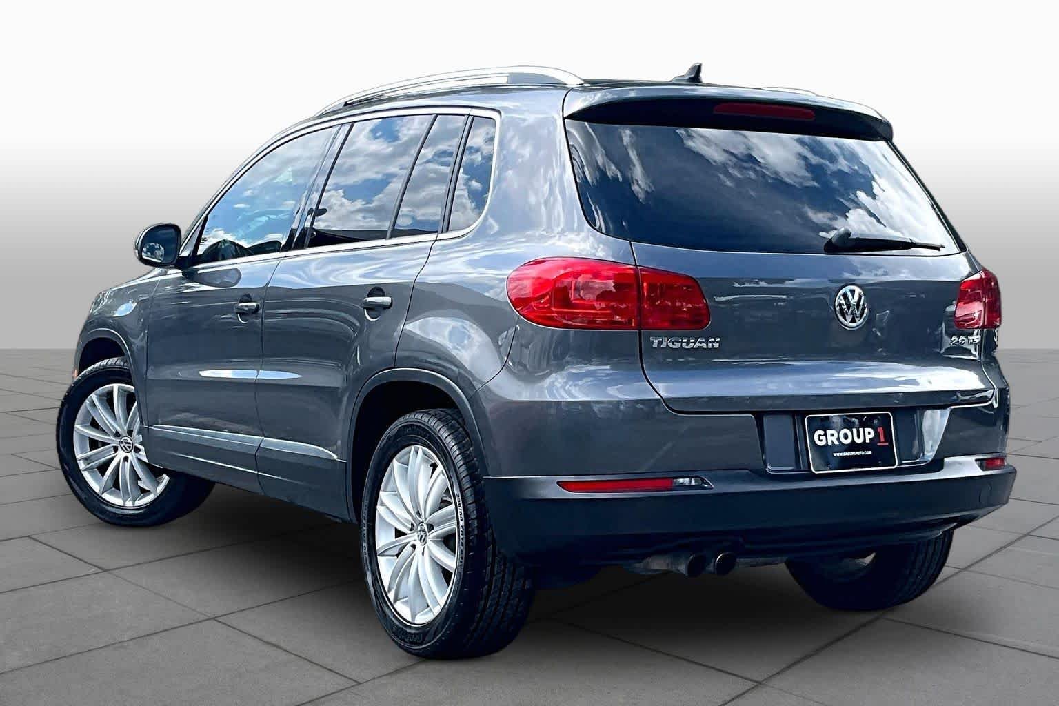 Used 2014 Pepper Gray Metallic Volkswagen SEL image 12