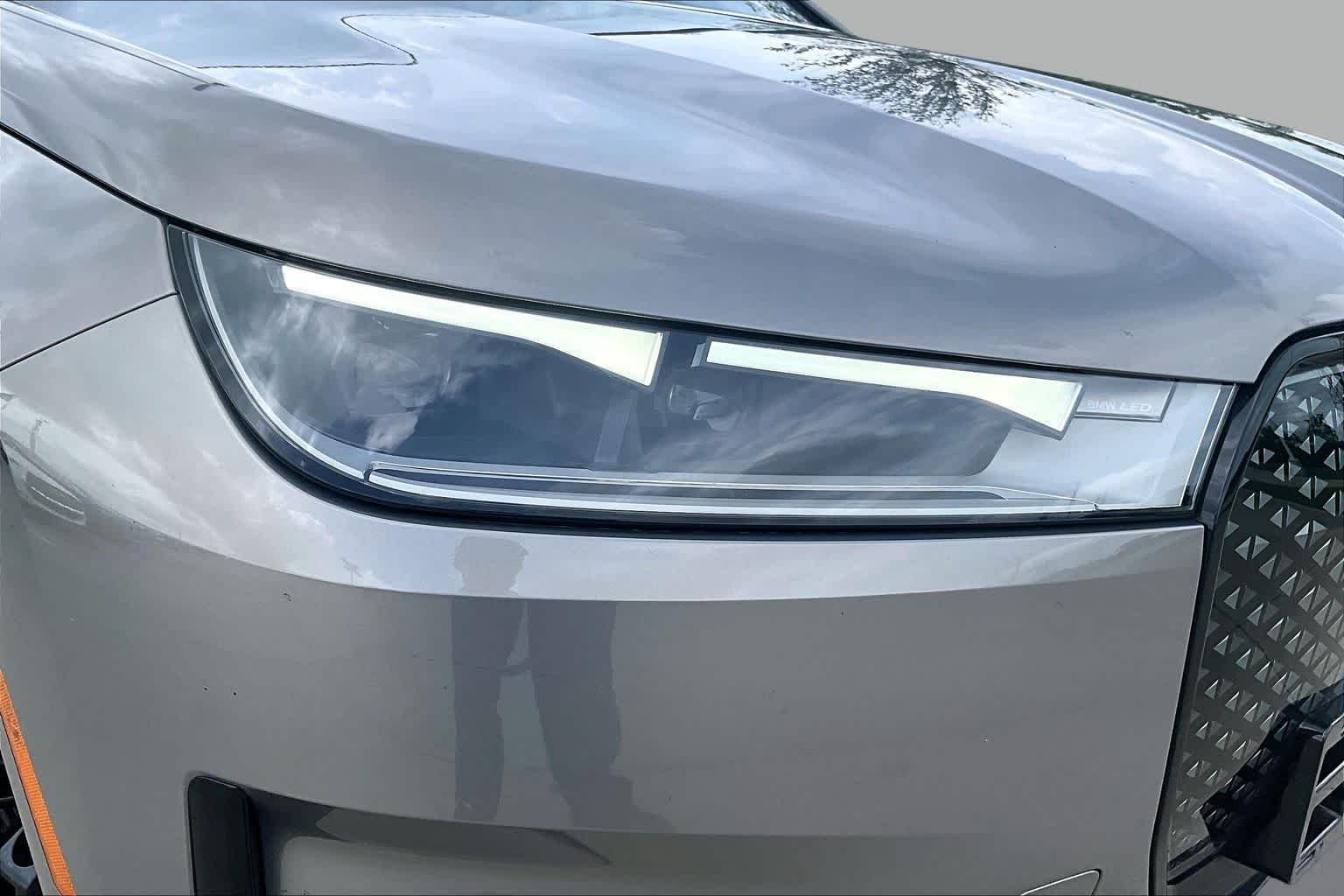 Used 2024 Oxide Grey Metallic BMW xDrive50 image 27