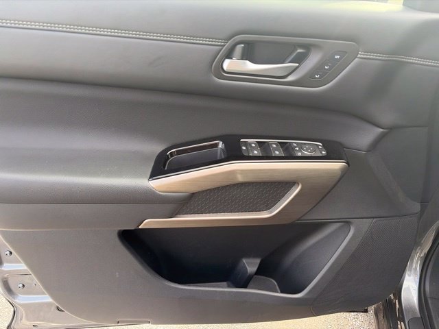 Used 2024 Gray Nissan Platinum image 30