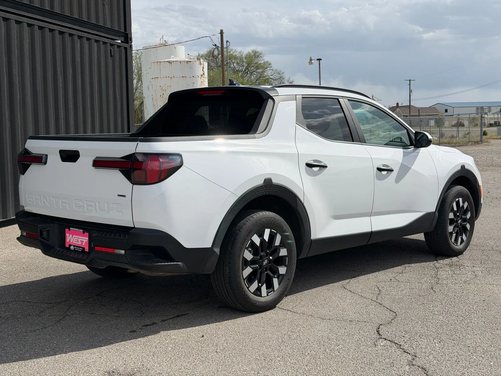 Used 2025 White Hyundai SEL image 7