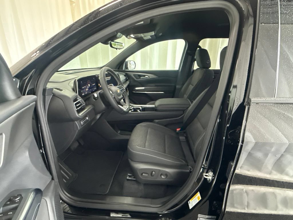 2027 Chevrolet Traverse LT - Photo 17