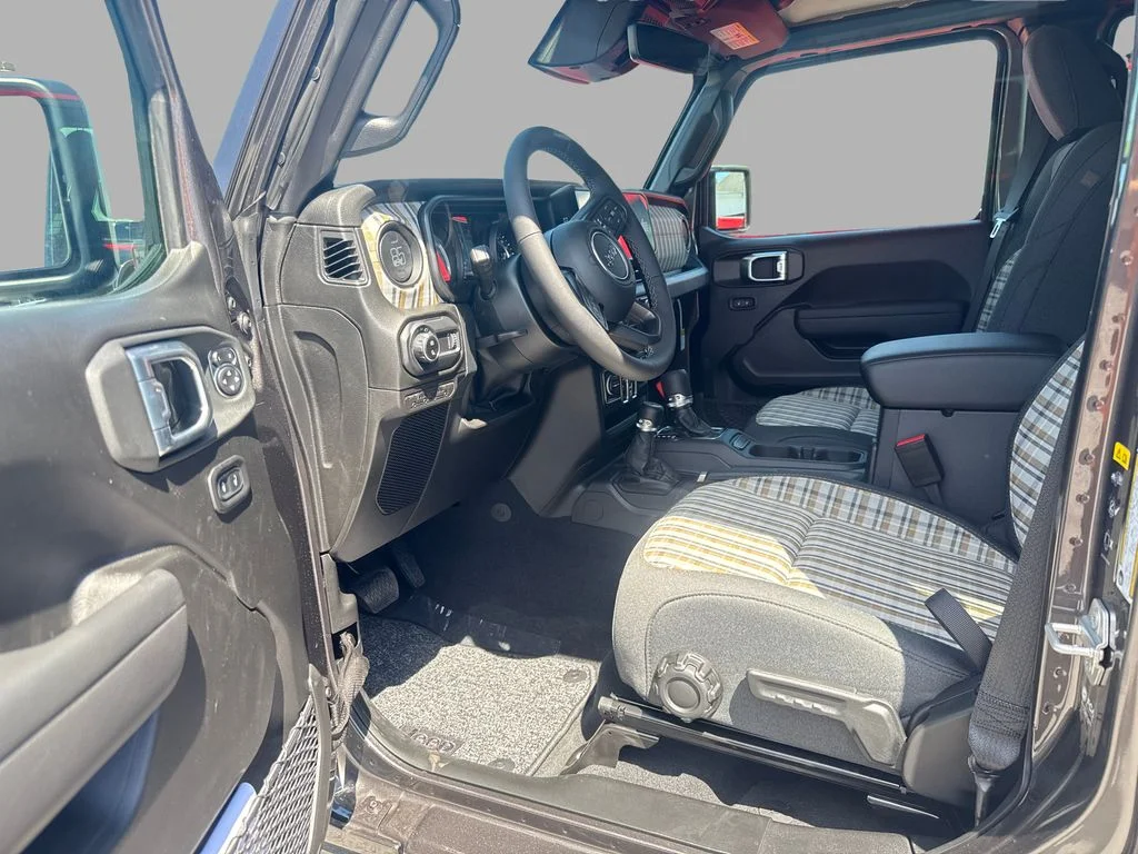 New 2026 Granite Crystal Metallic Clear-Coat Exterior Paint Jeep 85th Anniversary Edition image 14