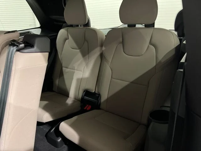 New 2026 Crystal White Volvo Plus image 25