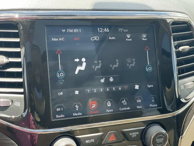 Used 2019 White Jeep Limited image 27