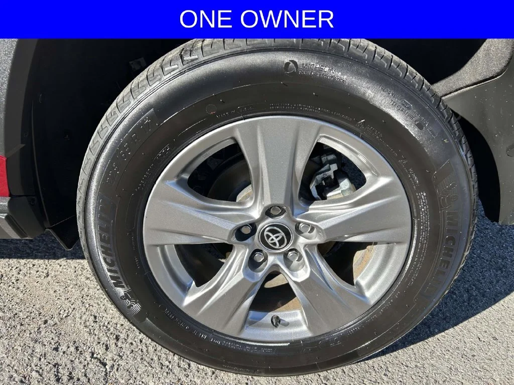 Used 2025 Red Toyota XLE image 10