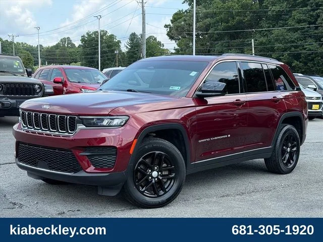 Used 2024 Red Jeep Laredo X image 2