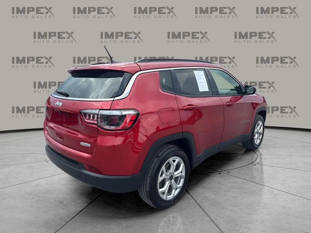 Used 2025 Red Jeep Latitude image 5
