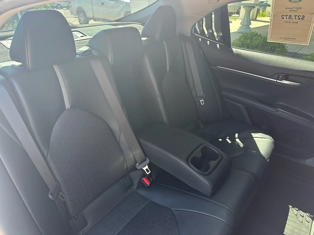 Used 2022  Toyota XSE V6 image 36
