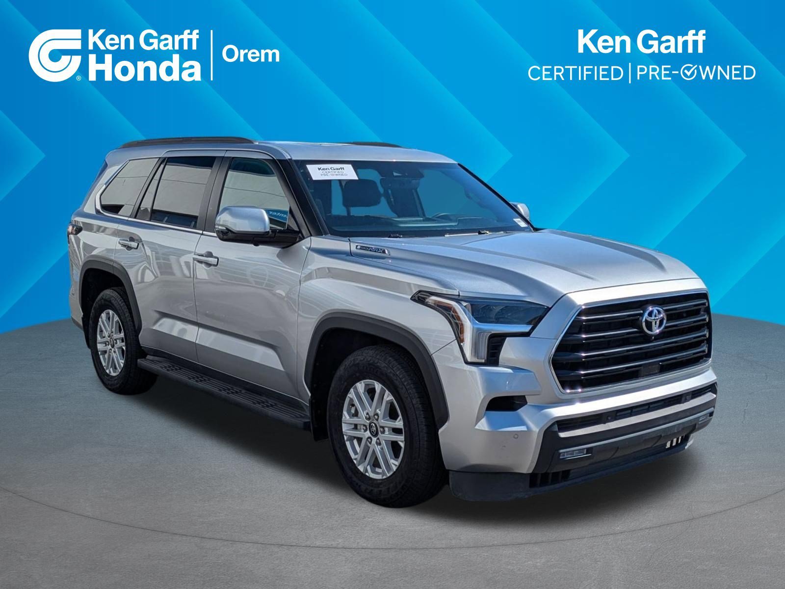 2025 Toyota Sequoia SR5 4WD i-FORCE MAX Hybrid's photo