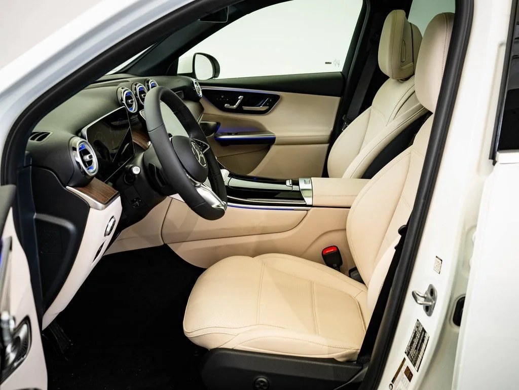 Used 2026 Polar White Mercedes-Benz GLC 300 image 20