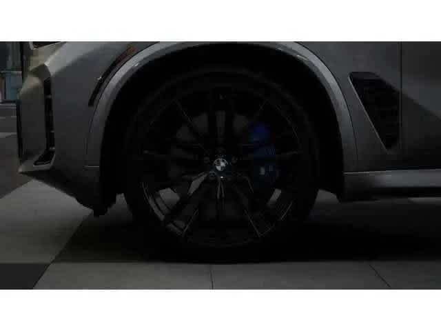 New 2026 Skyscraper Grey Metallic BMW sDrive40i image 7