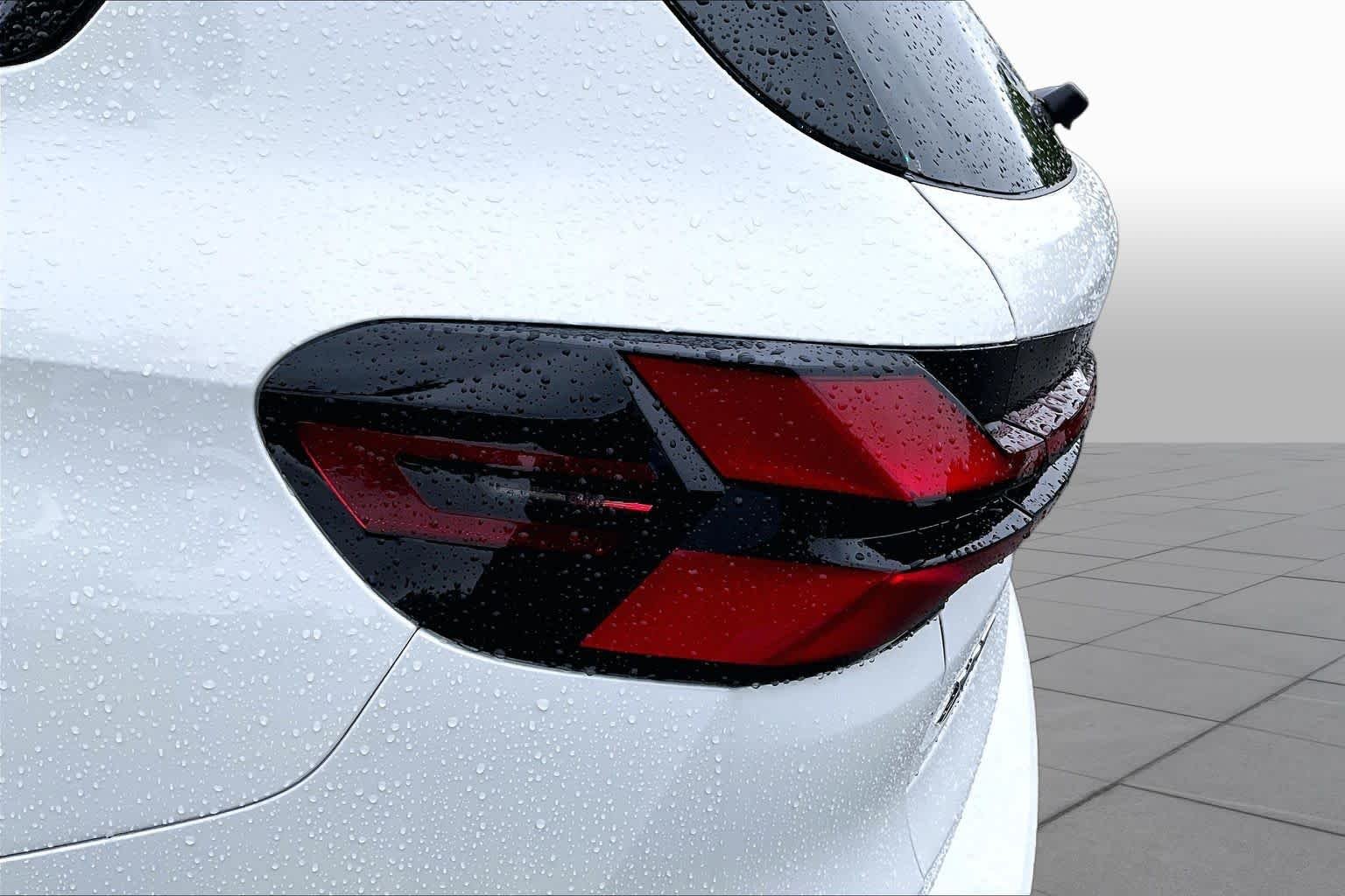 New 2026 Alpine White BMW xDrive40i image 14