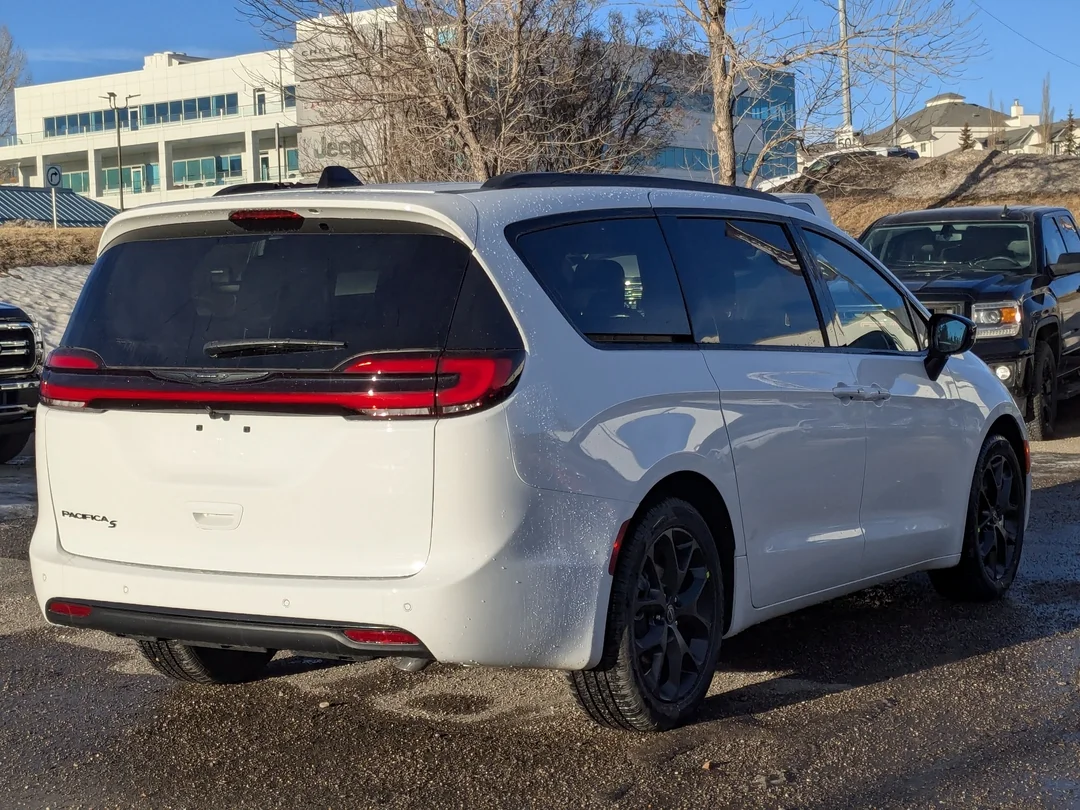 New 2026 White Chrysler Select - - FWD - Full Sunroof - S Appearance Package - 20 Foreshadow Wheels - Stow n Go & More! image 8