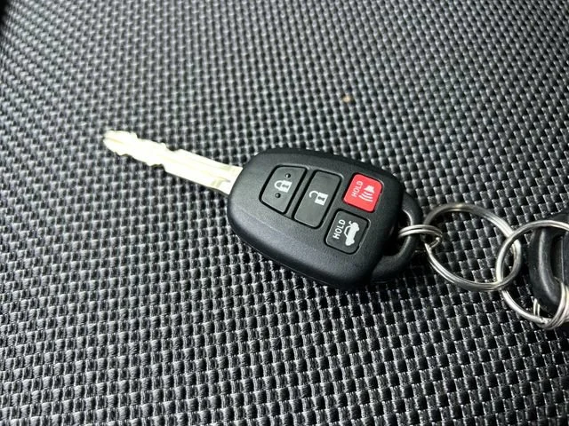 Used 2020 Raven Toyota Base image 29