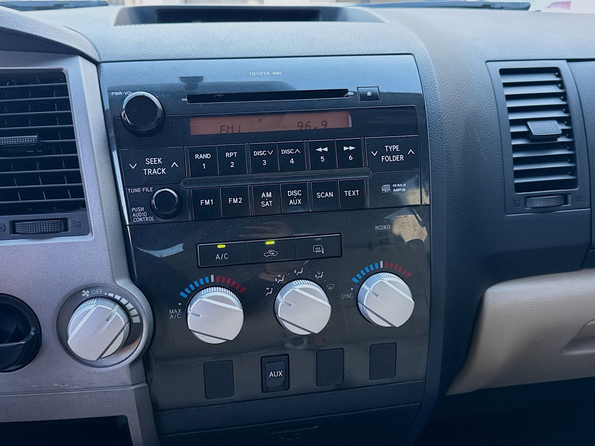 2013 Toyota Tundra Tundra Grade - Photo 10