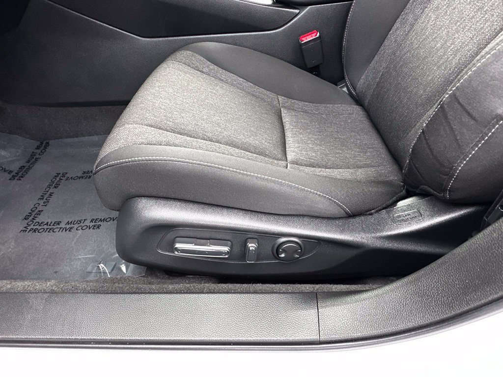 Used 2025 Platinum White Pearl Honda SE image 23