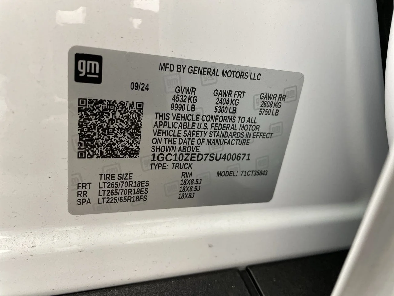 2025 Chevrolet Silverado EV LT - Photo 93